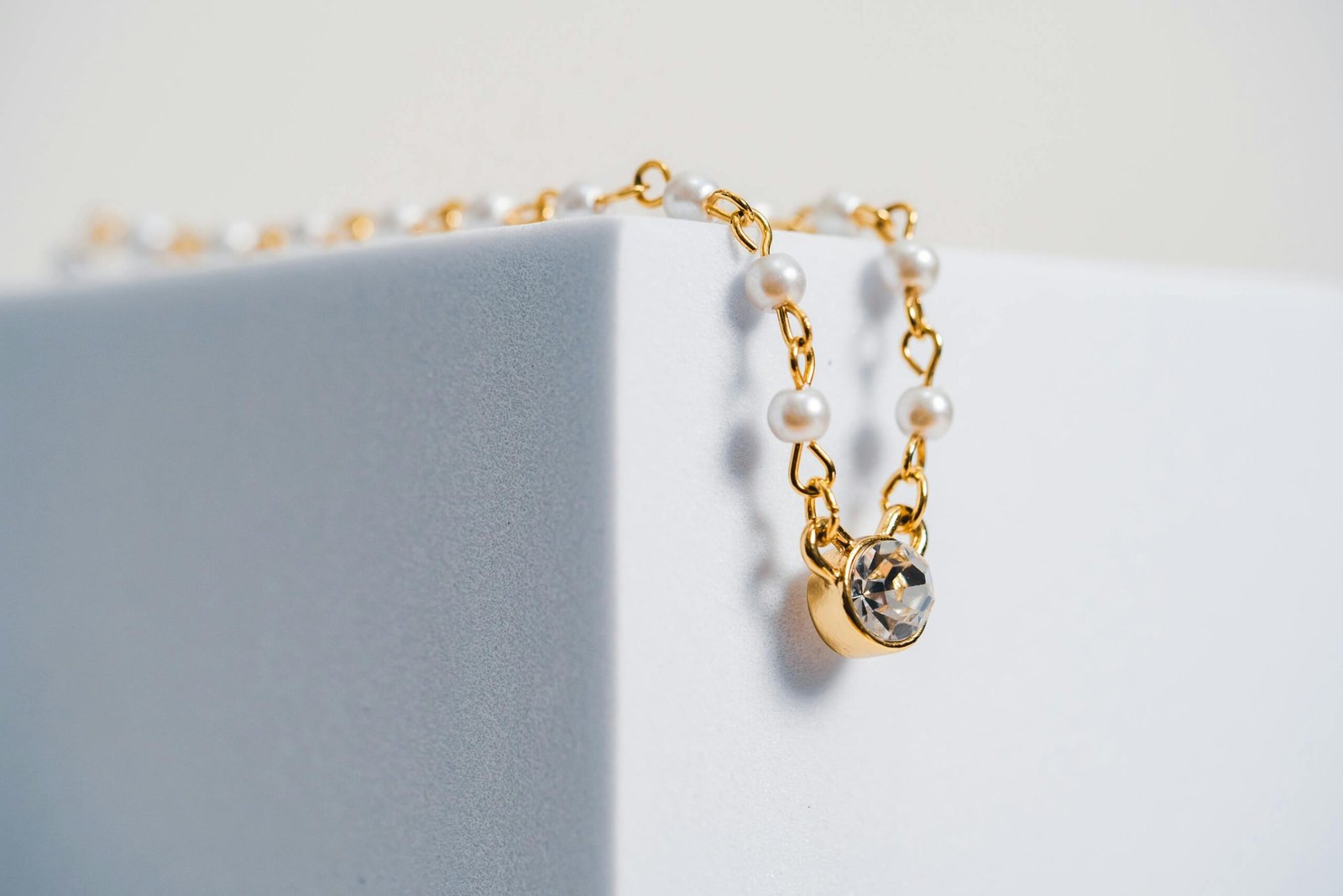 Elegant Pearl Necklace Set